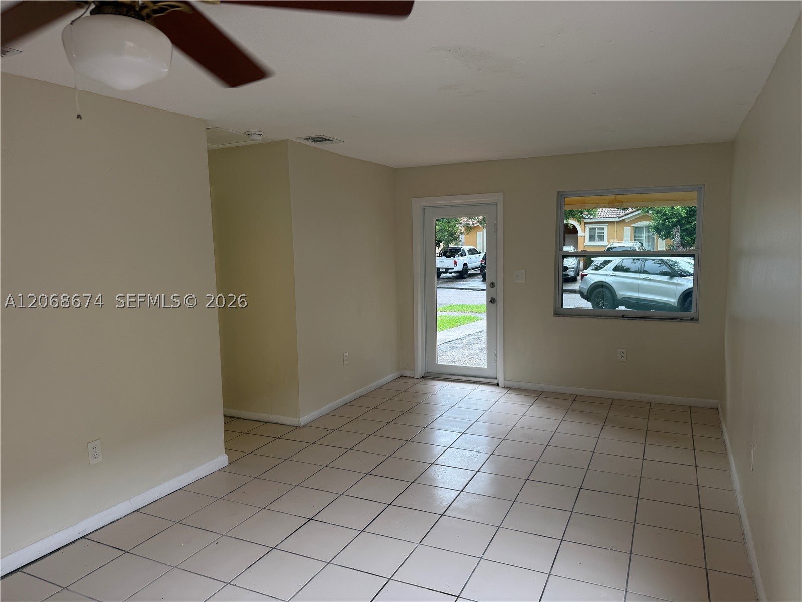 70 Sw 14th Ter Property Photo 2