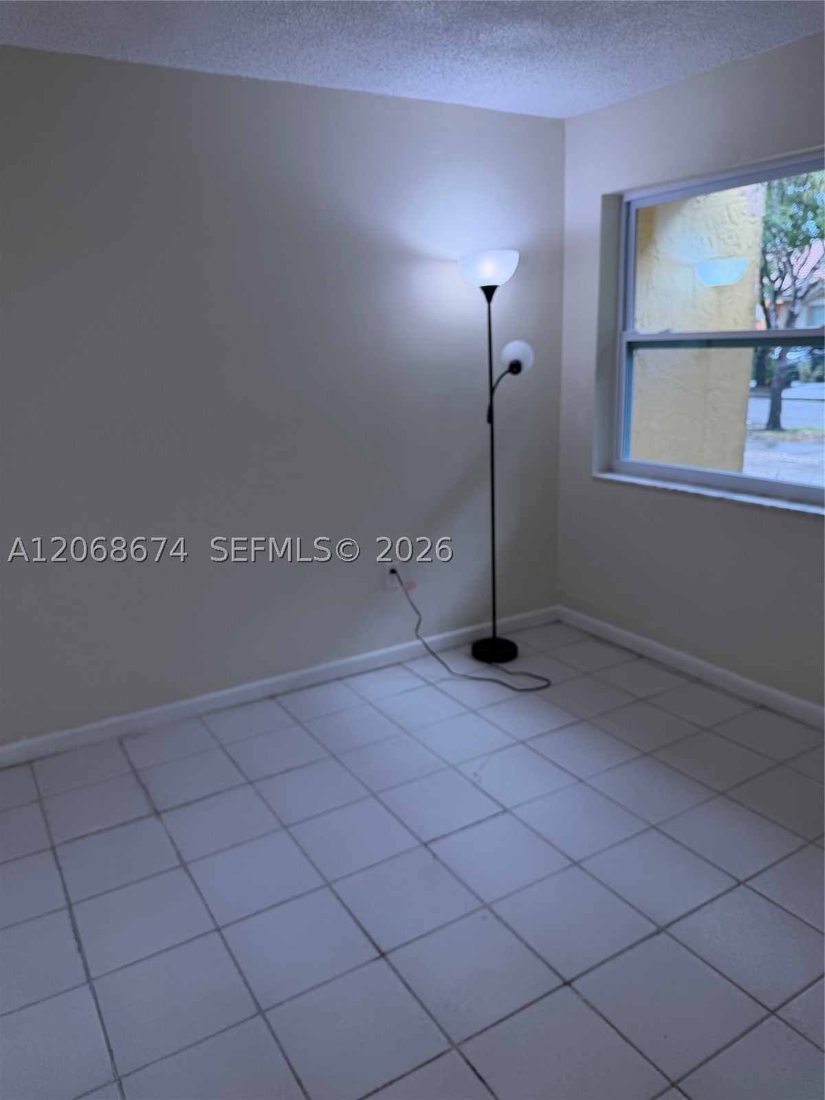 70 Sw 14th Ter Property Photo 4