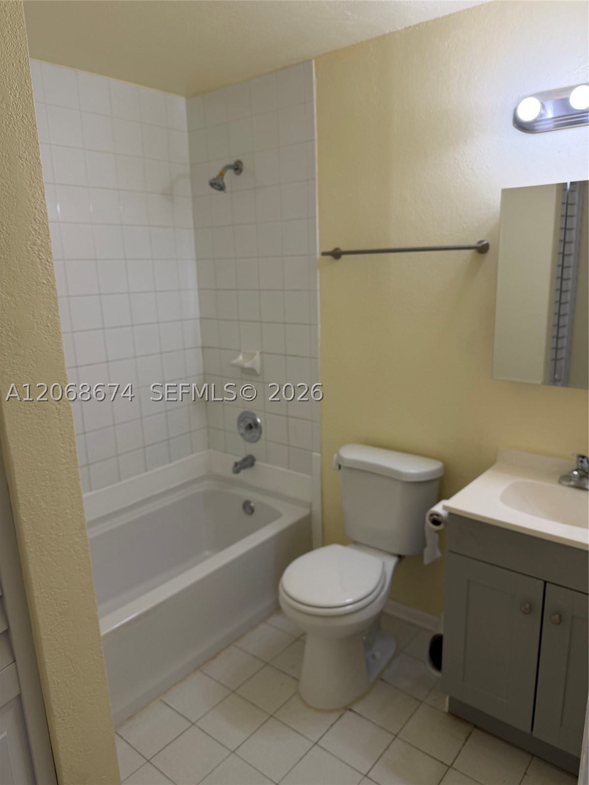 70 Sw 14th Ter Property Photo 6