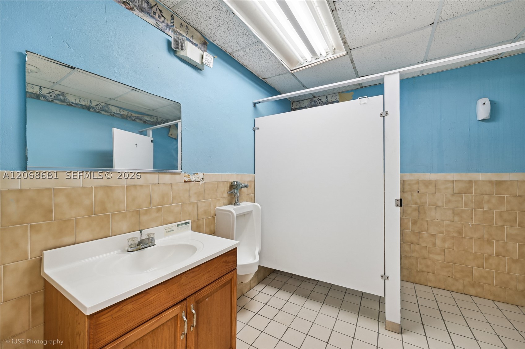 680 Superior St Property Photo 13