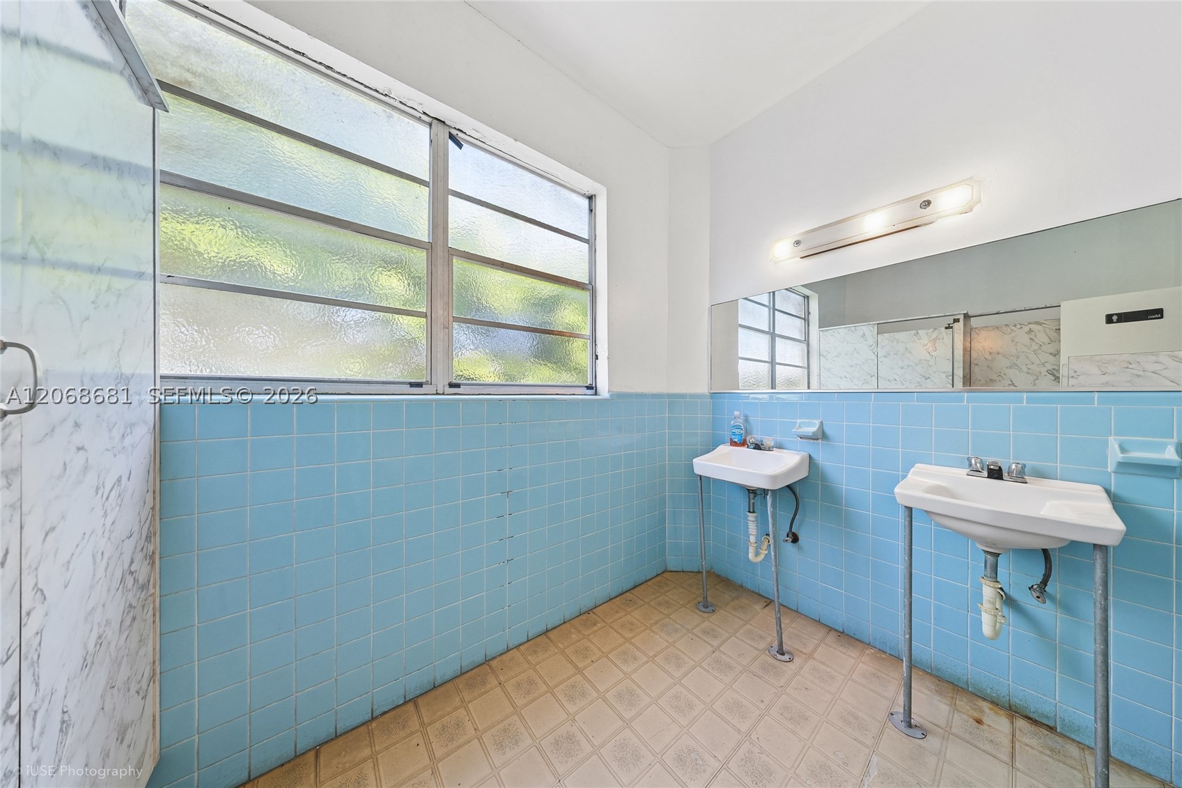 680 Superior St Property Photo 18