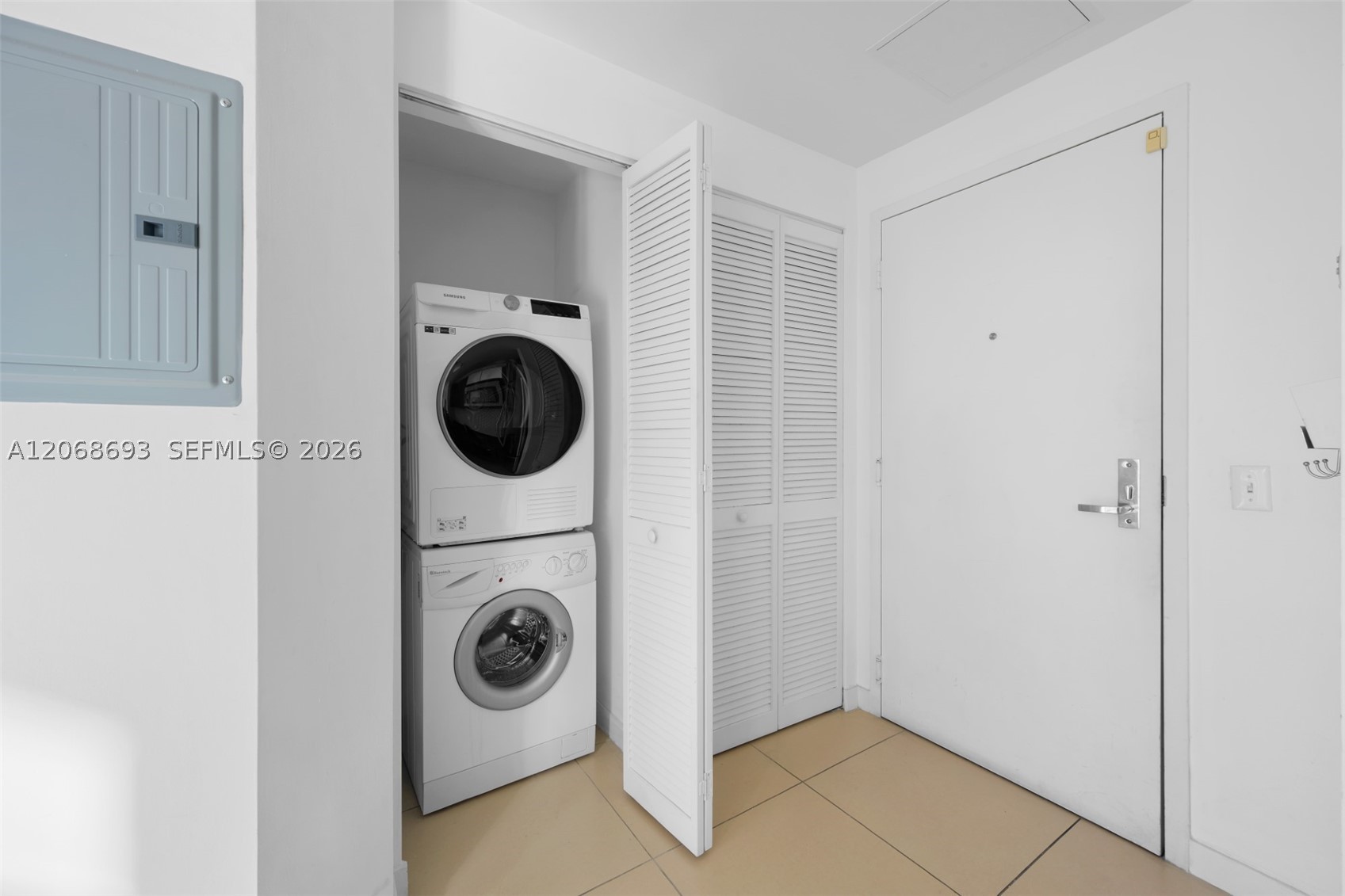 300 S Biscayne Blvd L-1214 Property Photo 5