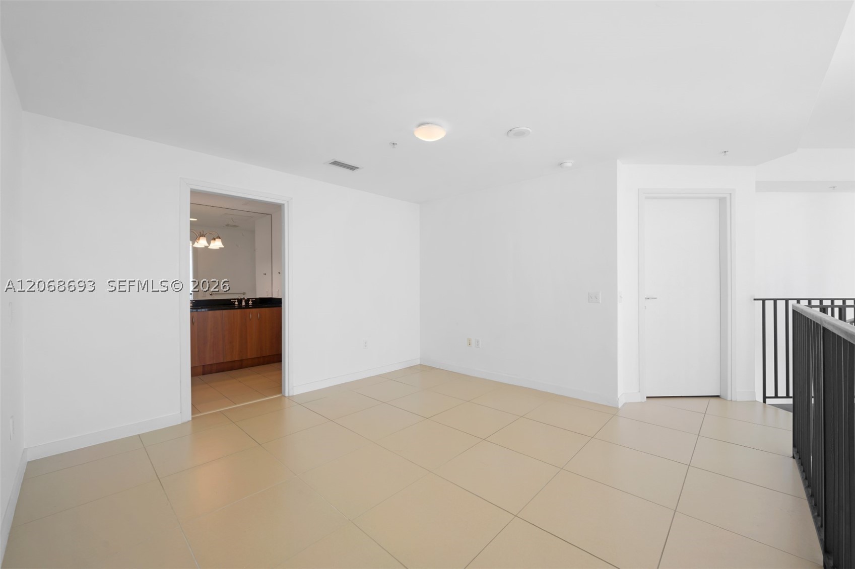 300 S Biscayne Blvd L-1214 Property Photo 6