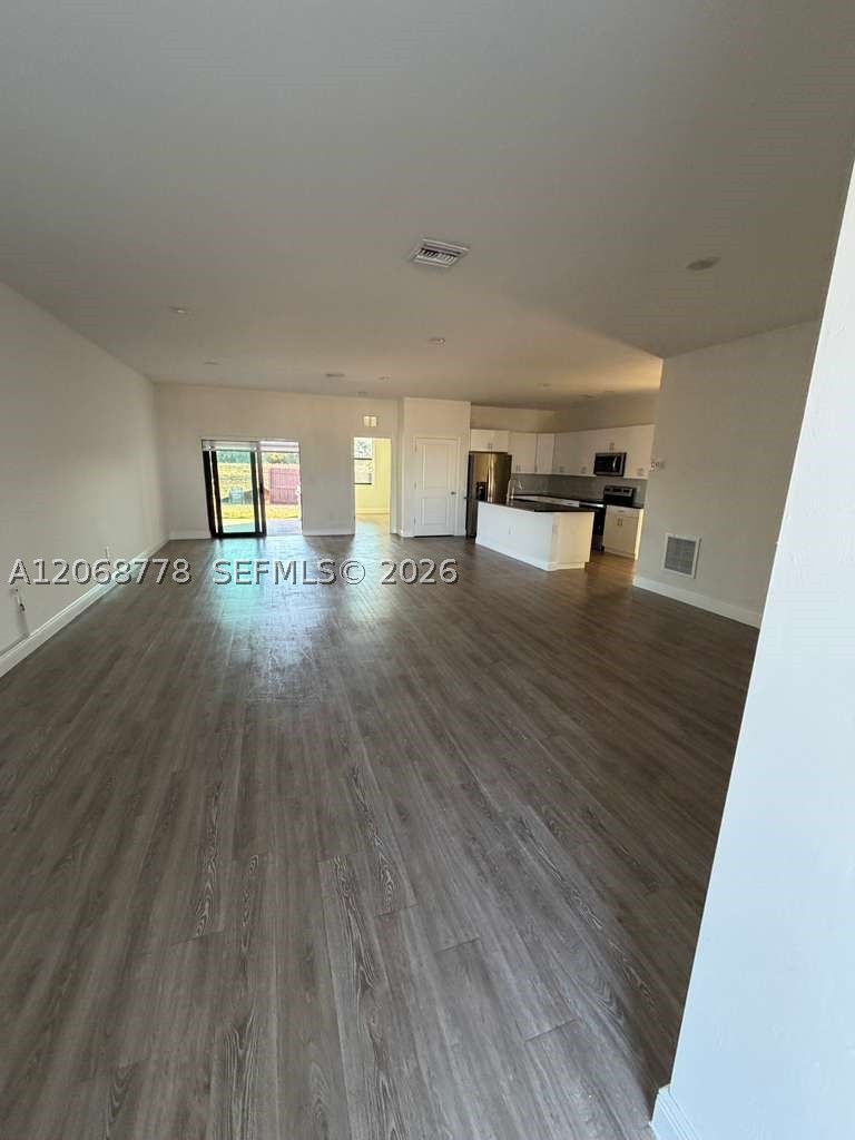 9026 W Mac Ct Property Photo 3