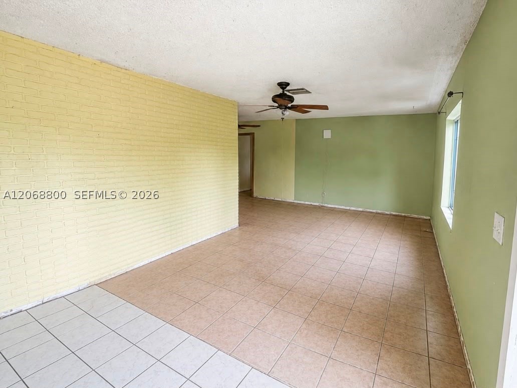 1409 Broadmoor Property Photo 3