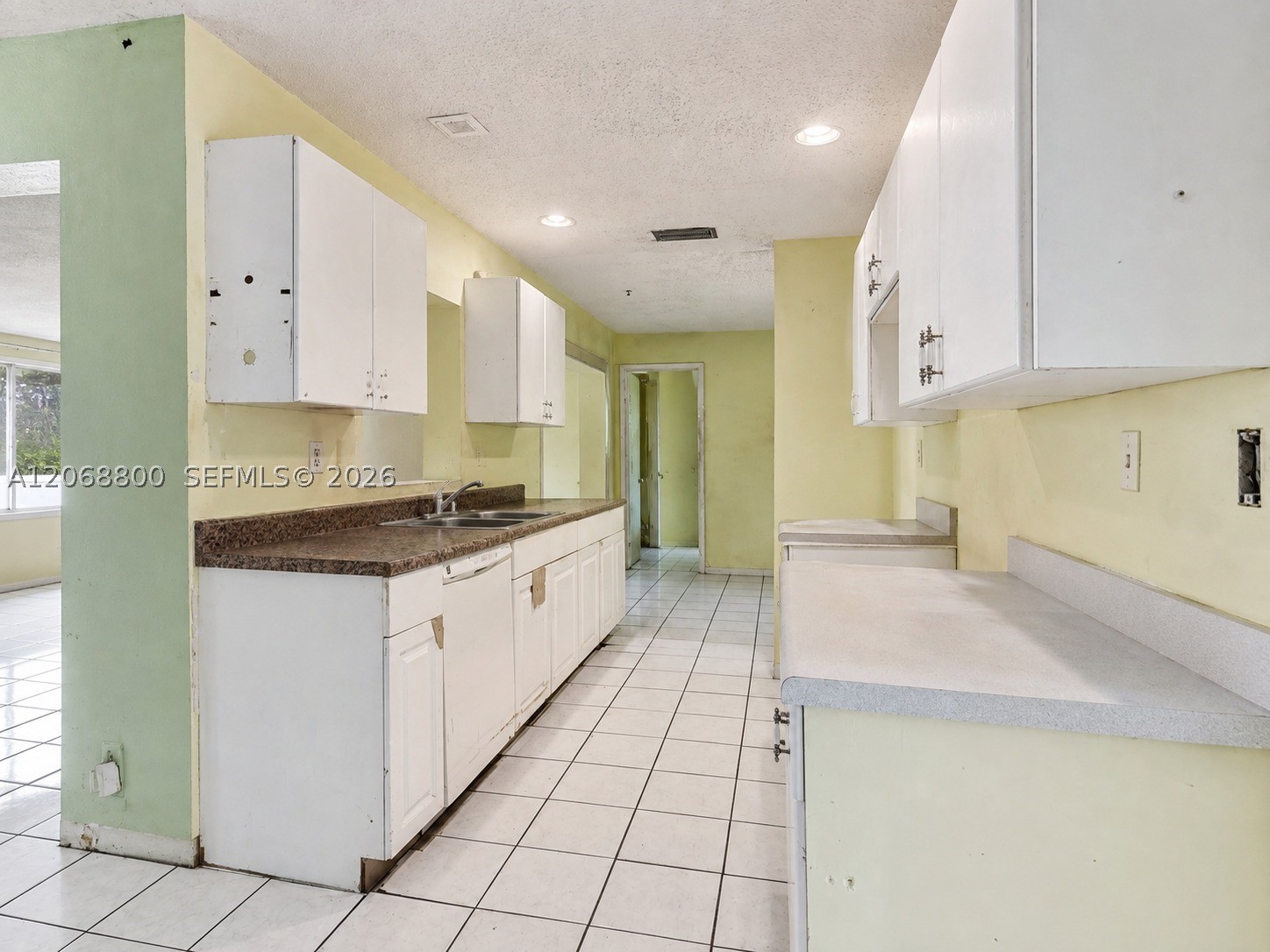 1409 Broadmoor Property Photo 6