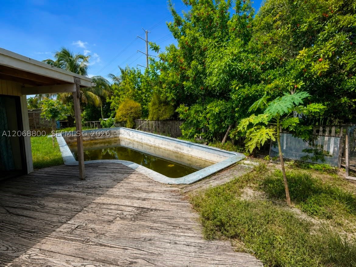 1409 Broadmoor Property Photo 18