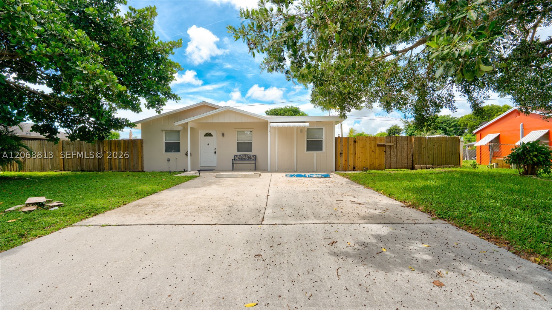 3344 Plaza Pl Property Photo 2