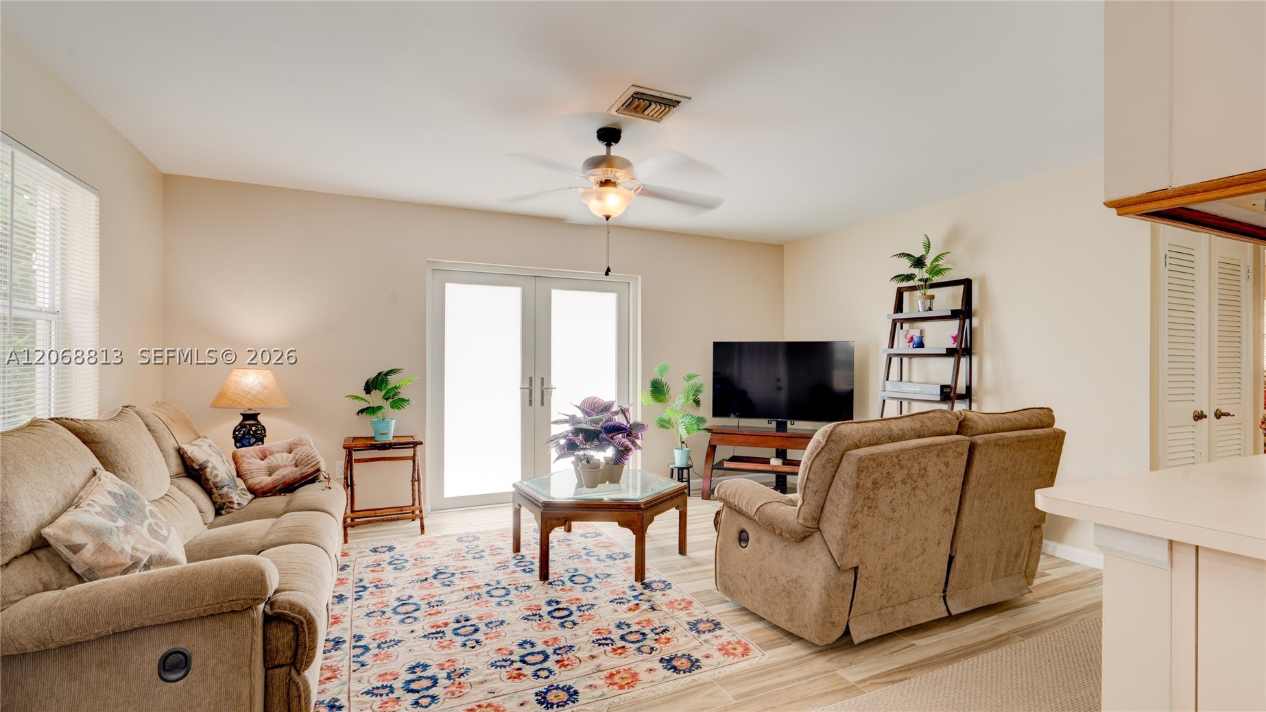 3344 Plaza Pl Property Photo 3