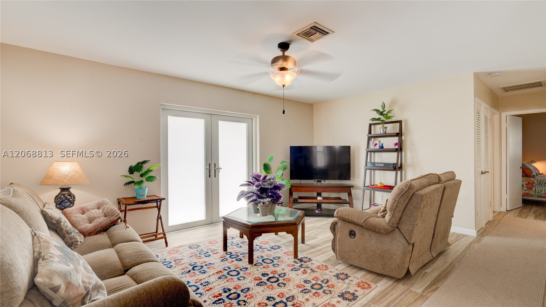 3344 Plaza Pl Property Photo 4