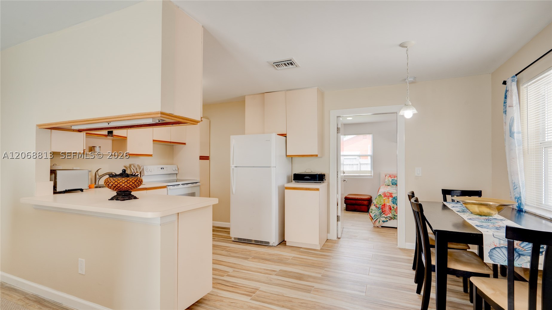 3344 Plaza Pl Property Photo 5