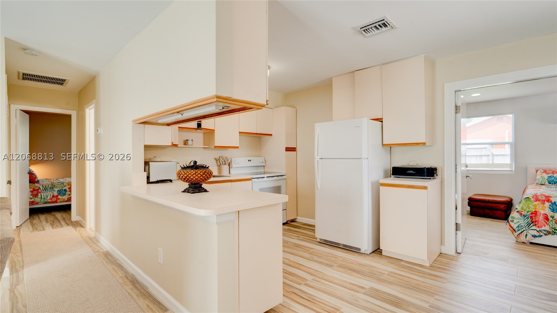 3344 Plaza Pl Property Photo 6