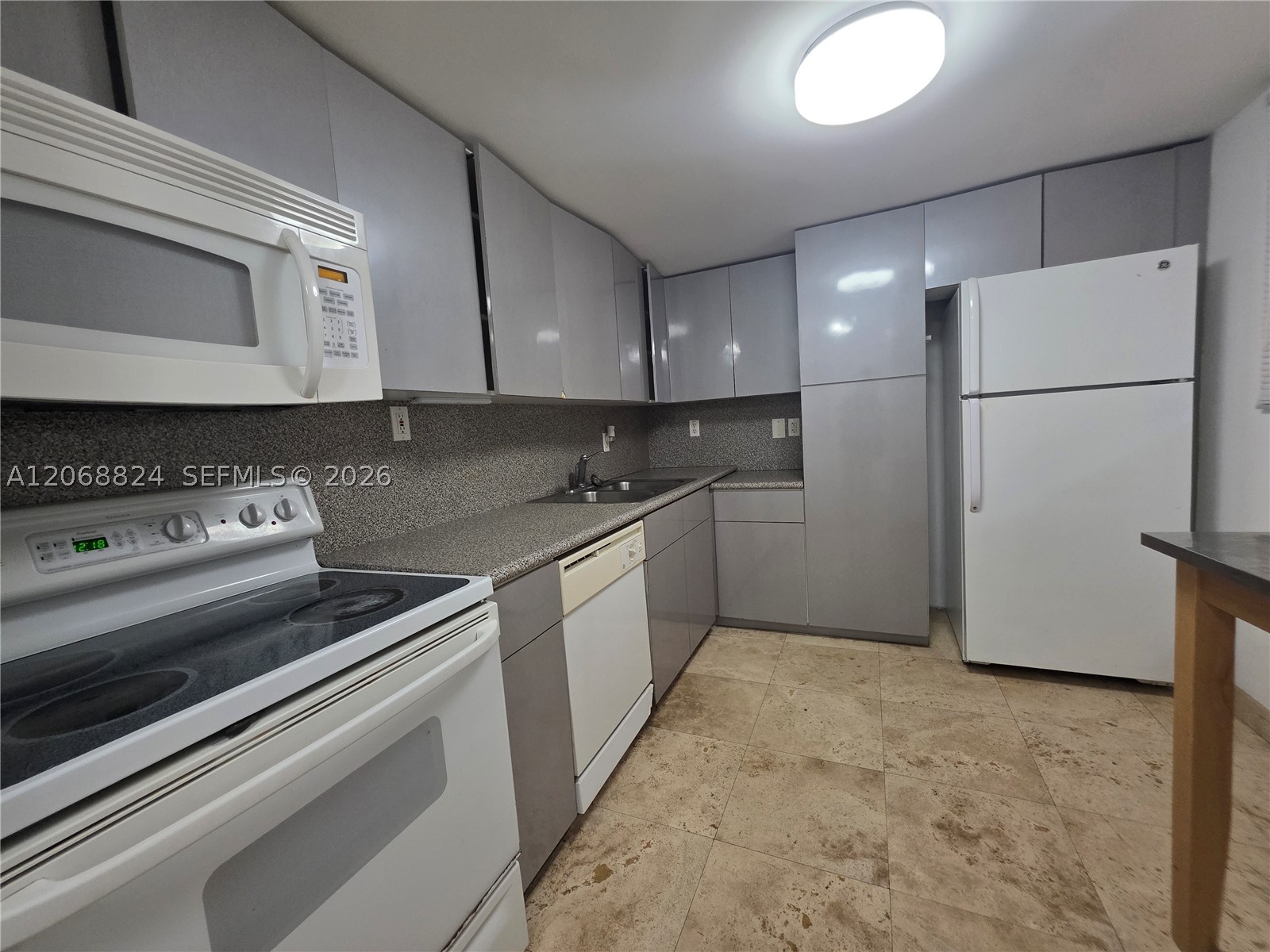 8888 Collins Ave 306 Property Photo 3