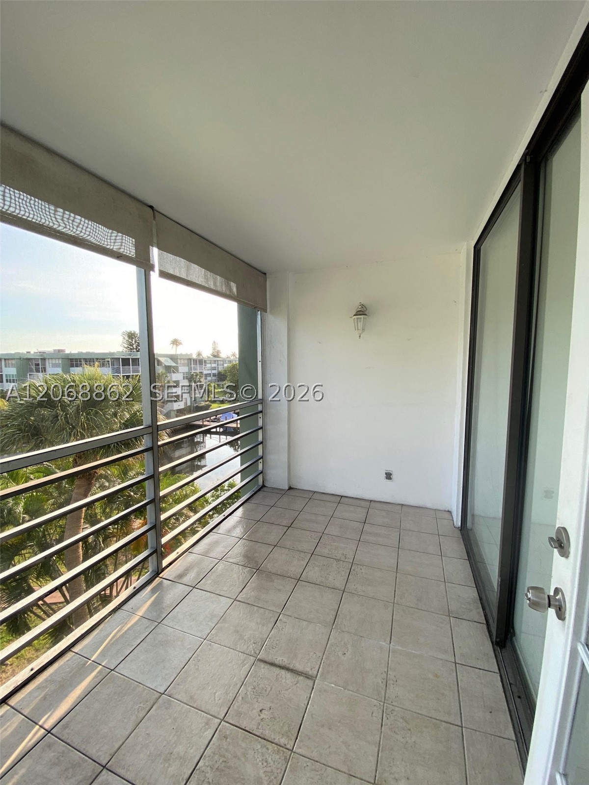 2761 Taft St 405 Property Photo 10