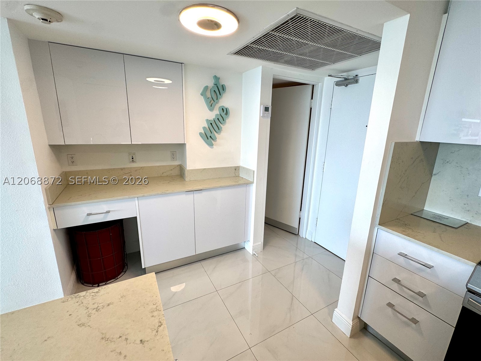 10275 Collins Ave 624 Property Photo 16