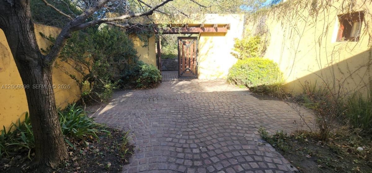 1185 Progreso Property Photo 6
