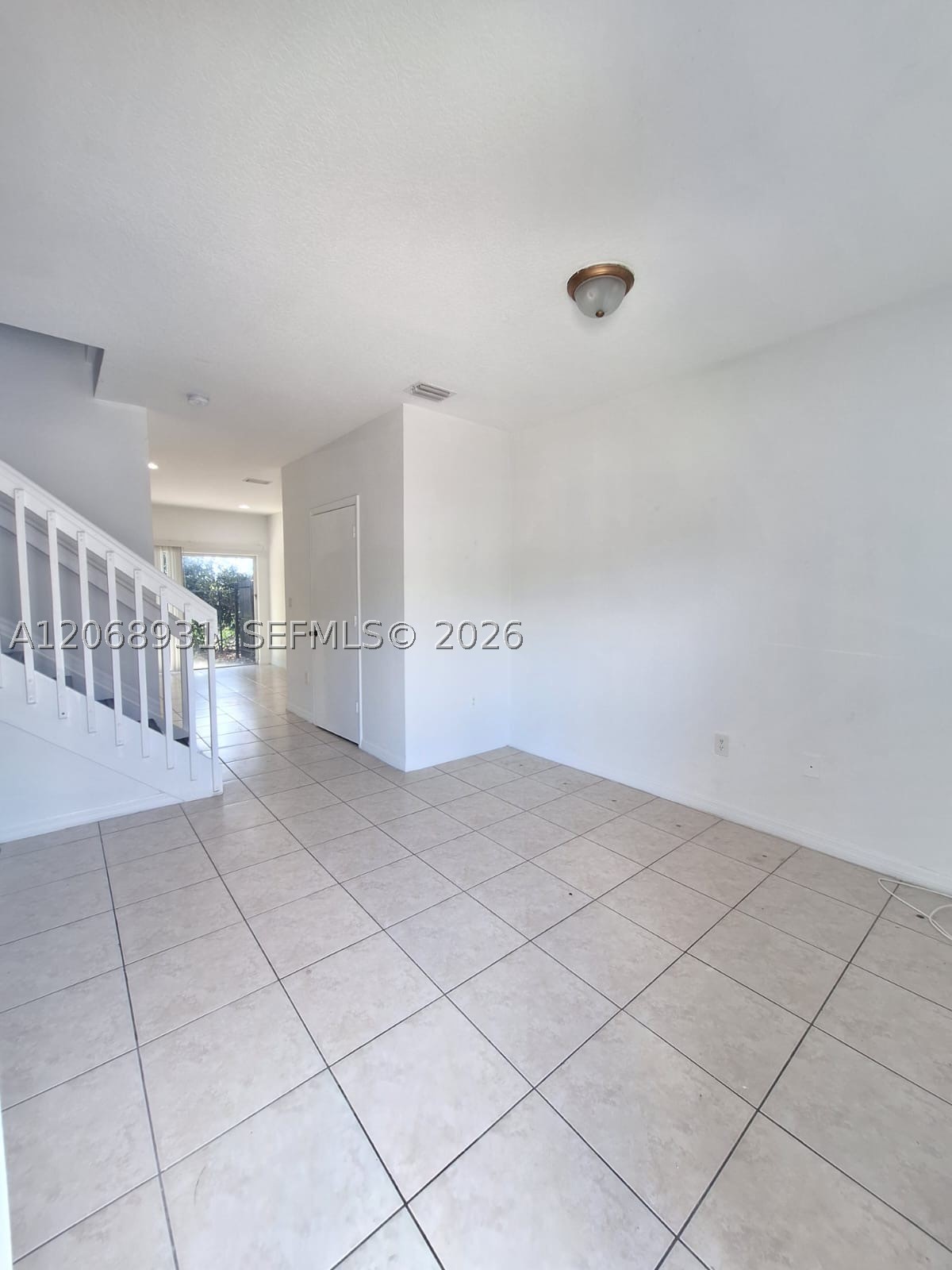 A12068931 Property Photo 5