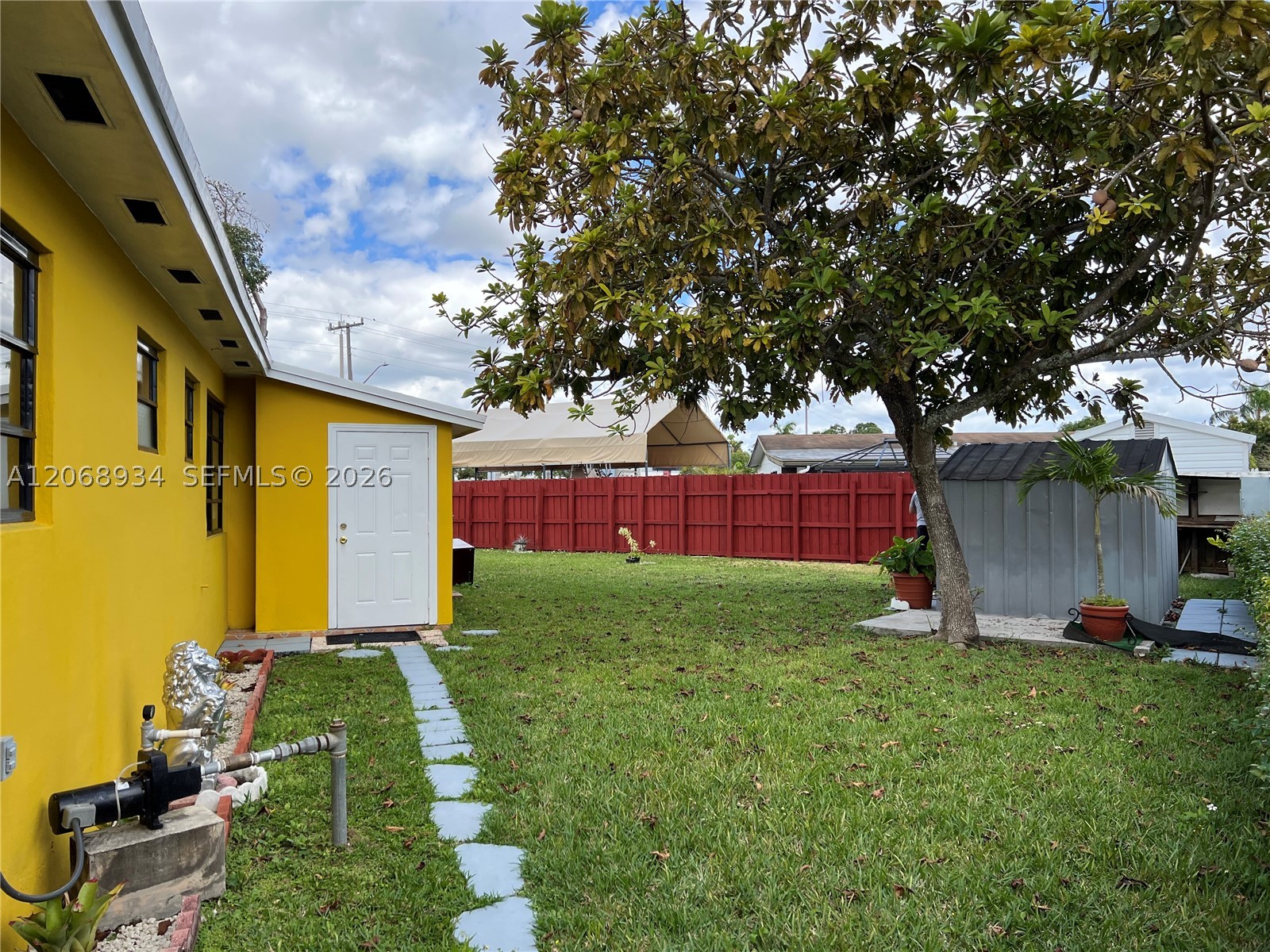 12135 Sw 182nd Ter Property Photo 5