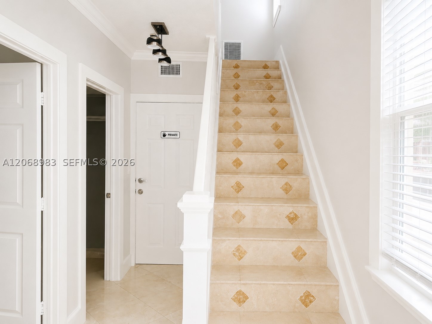 2069 S Ocean Dr Th18 Property Photo 10