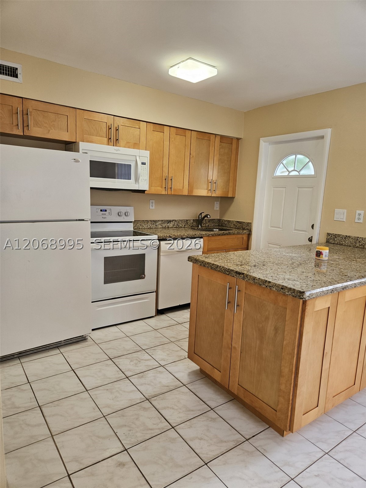 1008 Ne 34th Ct A Property Photo 3