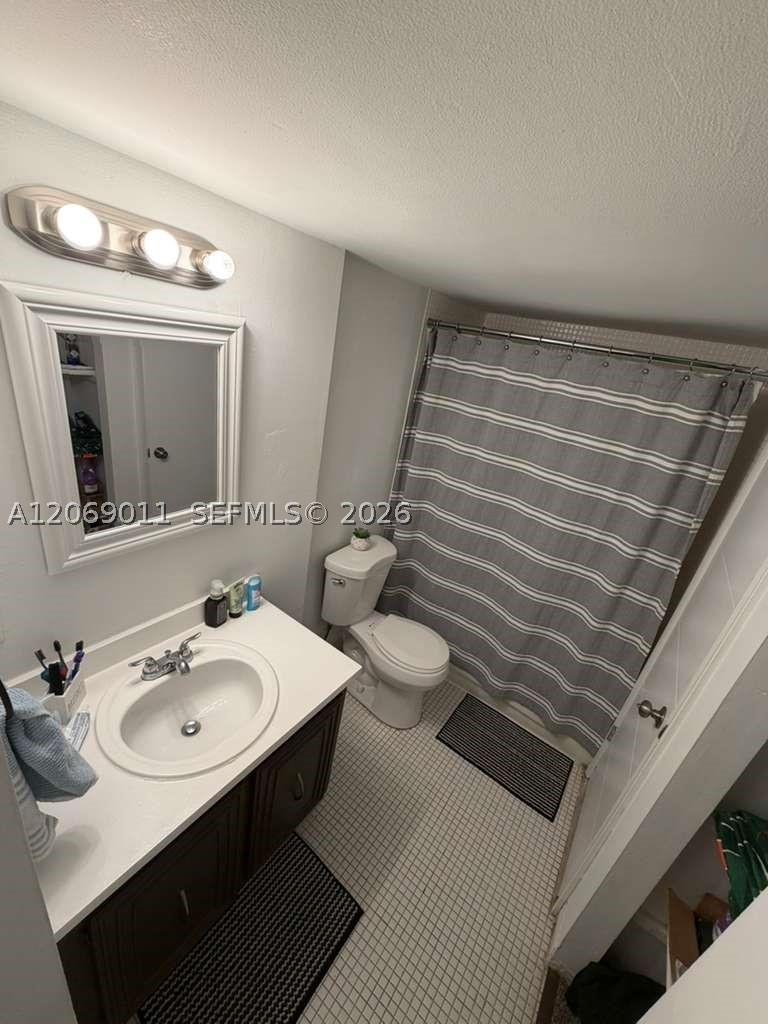 488 Nw 165th St Rd B-614 Property Photo 12