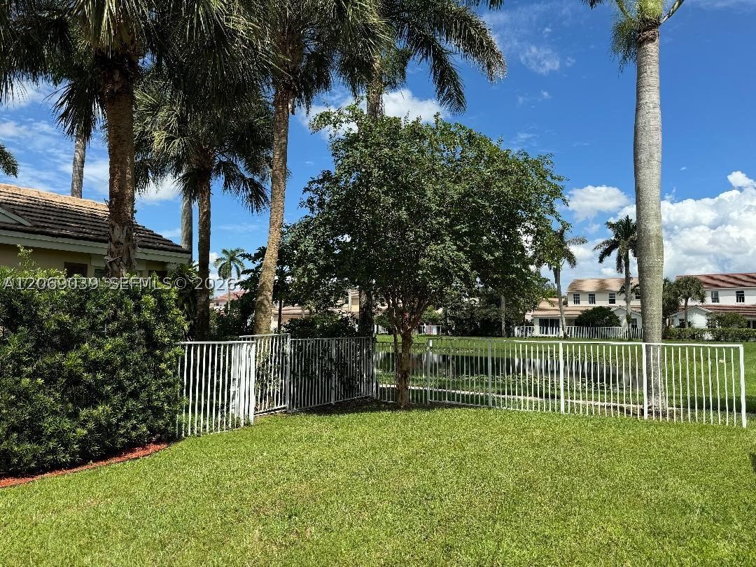 4762 Lakeside Ter Property Photo 11