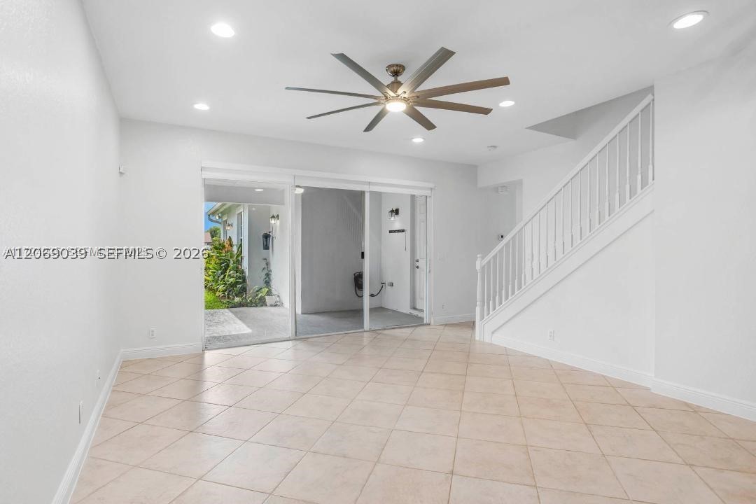 4762 Lakeside Ter Property Photo 15