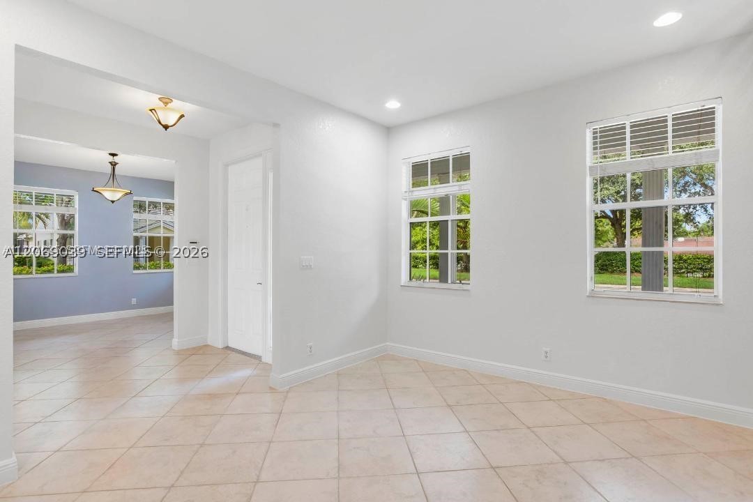 4762 Lakeside Ter Property Photo 17