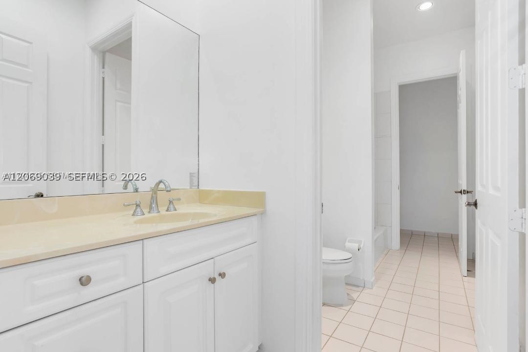 4762 Lakeside Ter Property Photo 24
