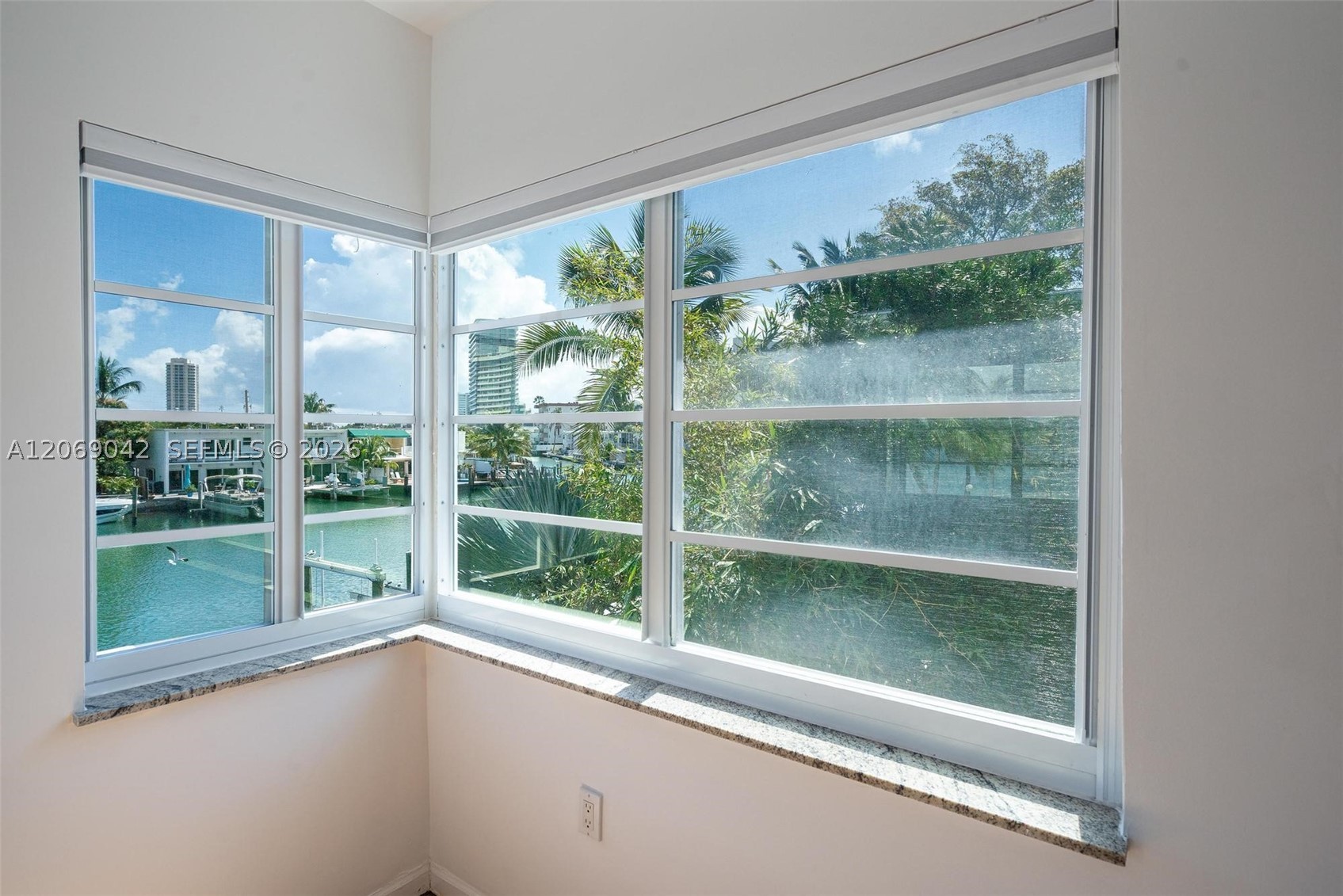 7207 Bay Dr 11 Property Photo 28