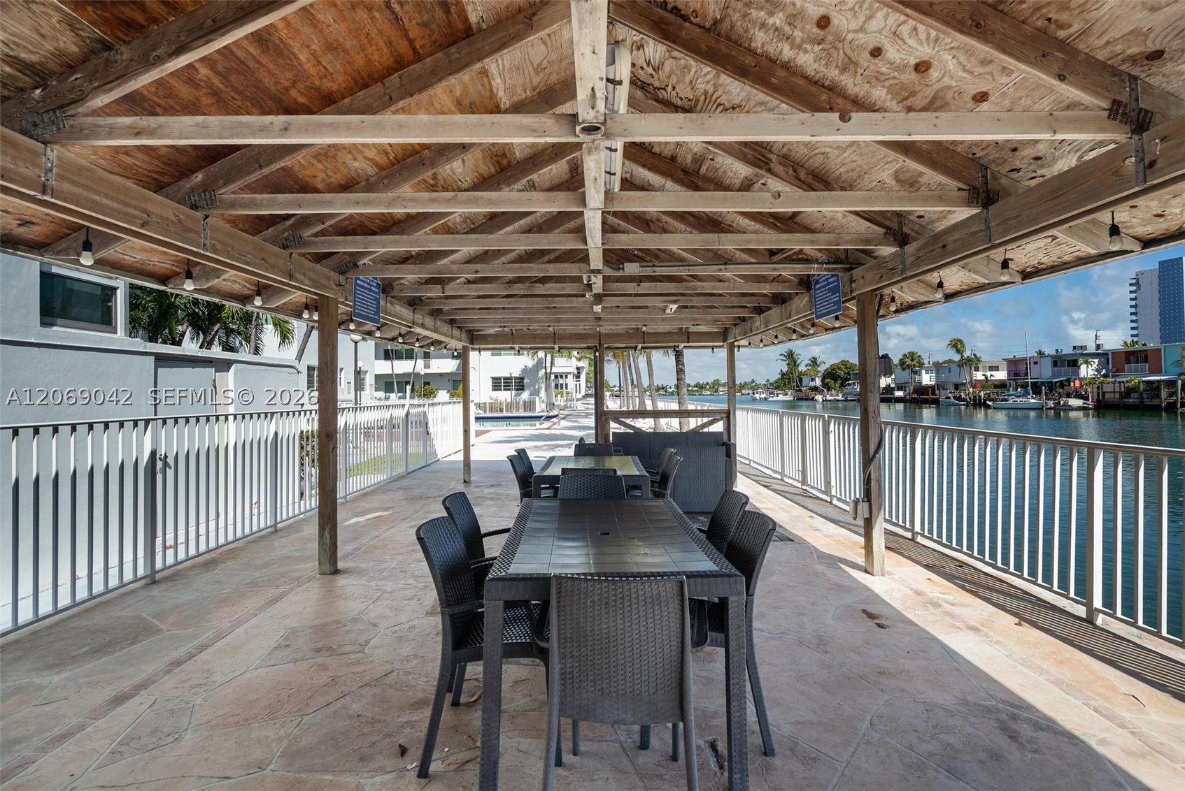 7207 Bay Dr 11 Property Photo 39