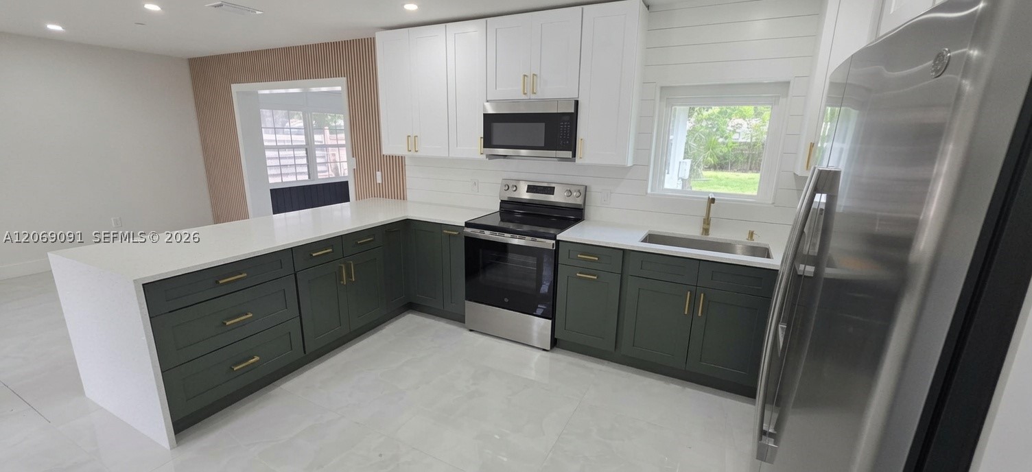 A12069091 Property Photo 6