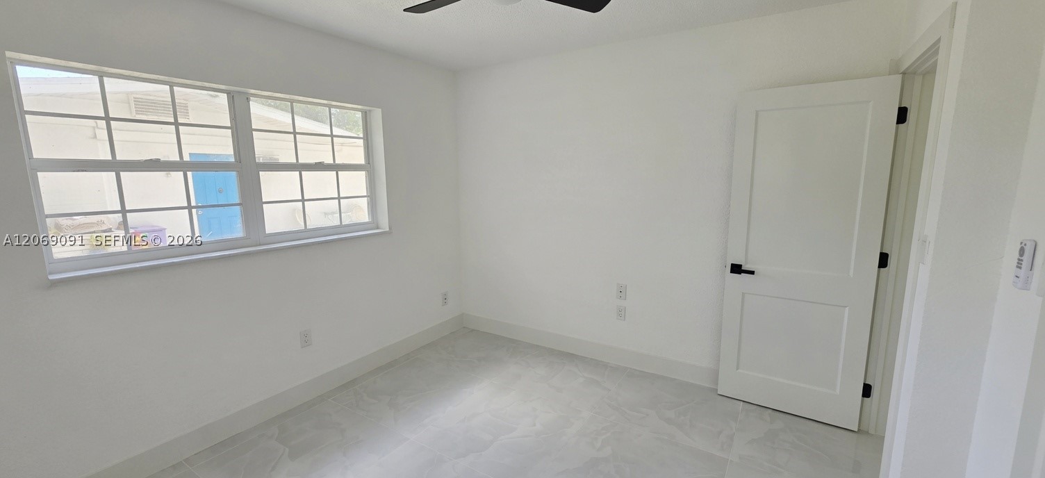 A12069091 Property Photo 15