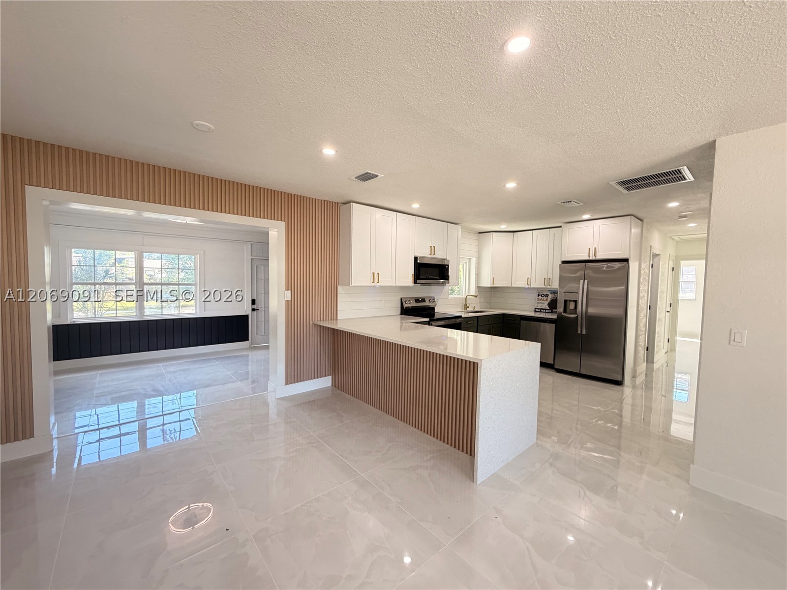 A12069091 Property Photo 23