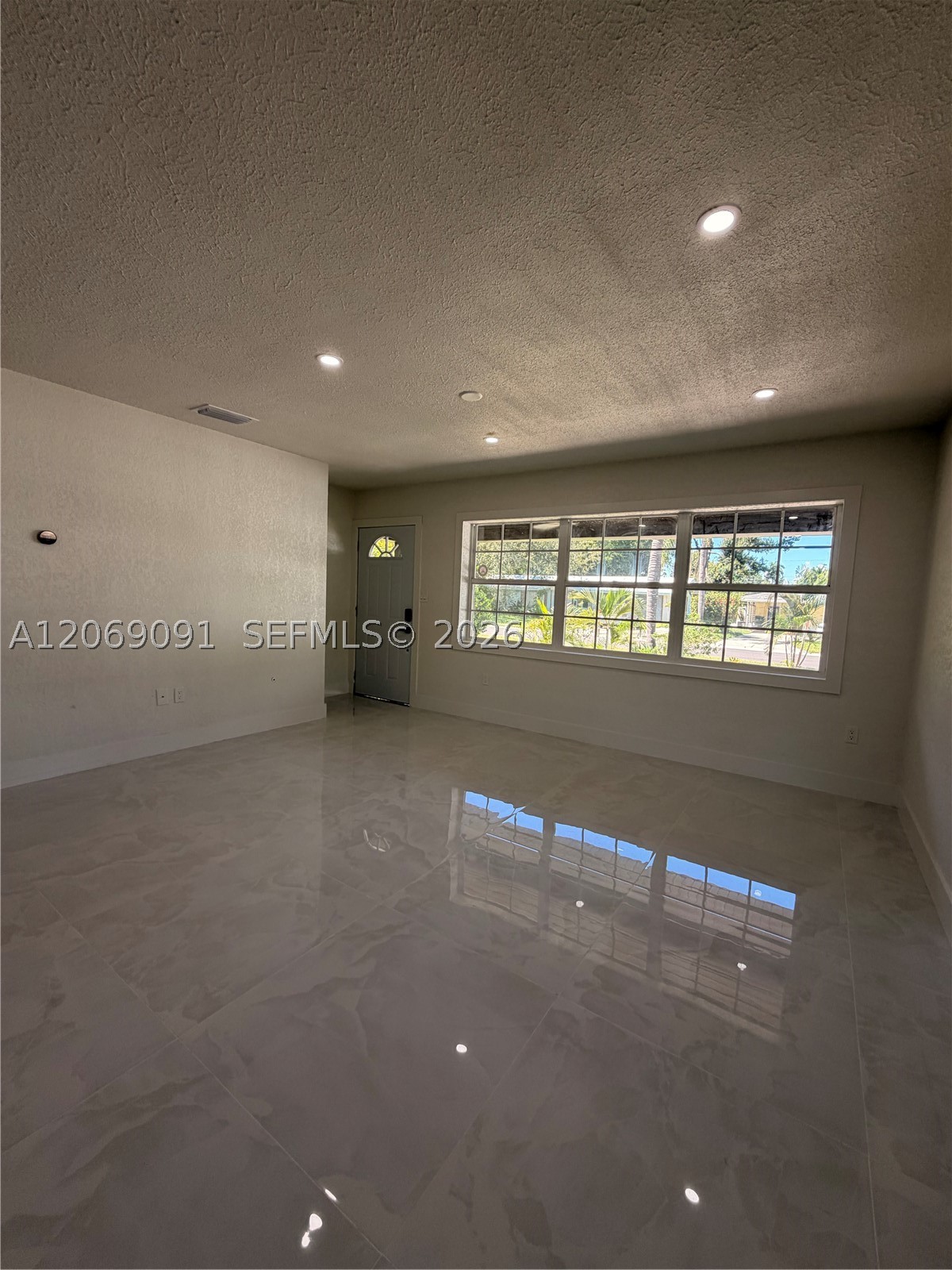 A12069091 Property Photo 26