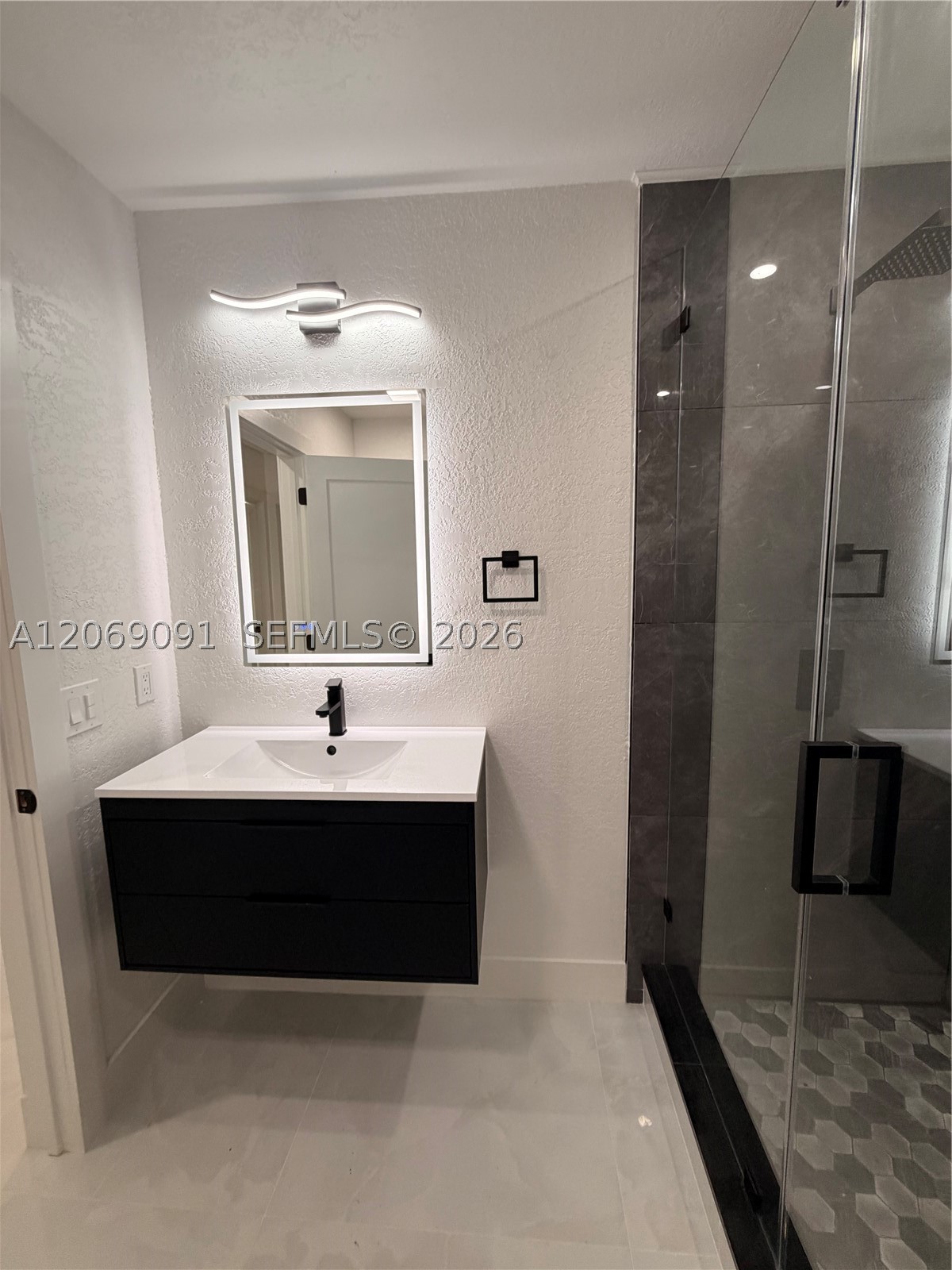 A12069091 Property Photo 27