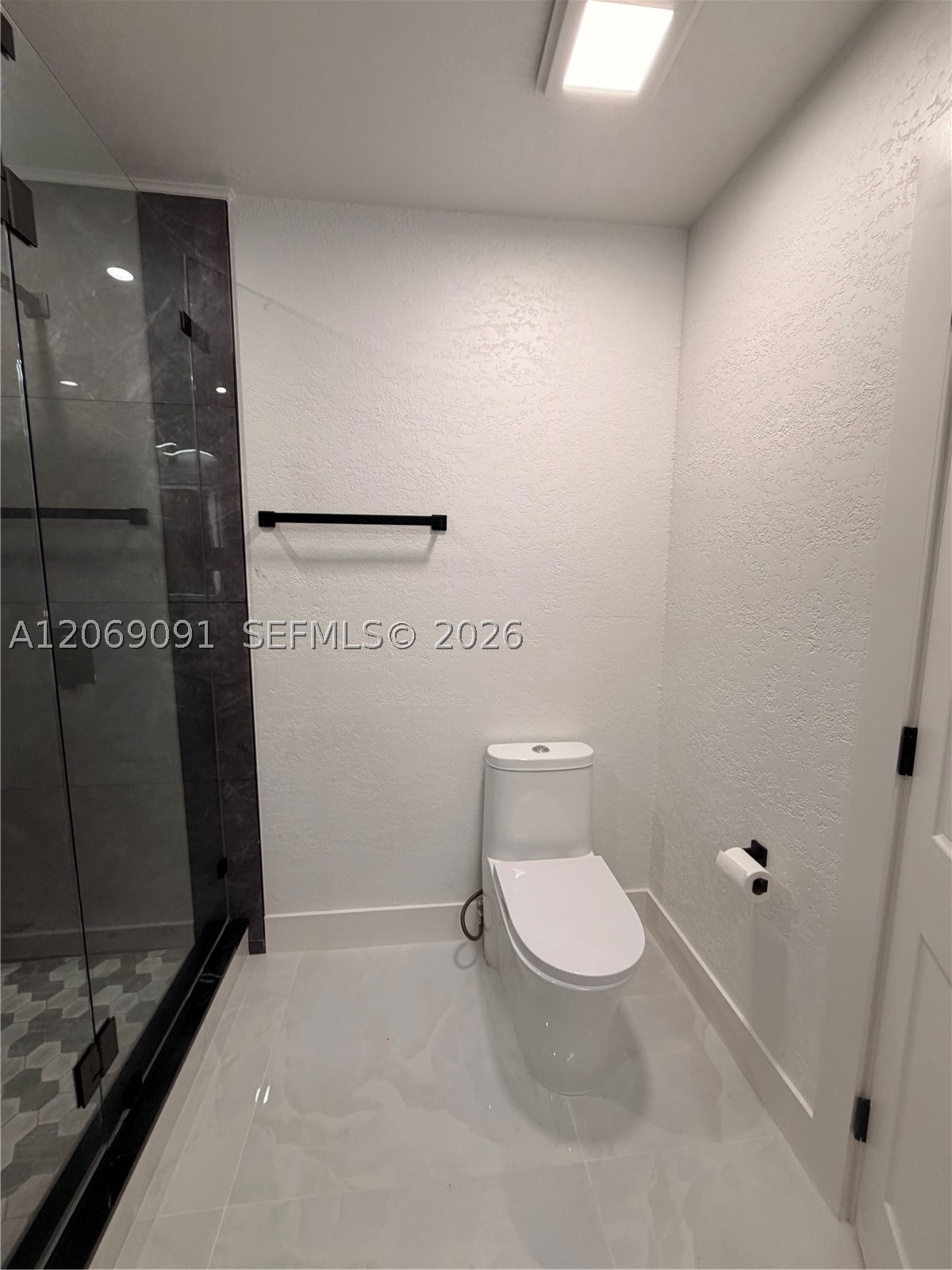 A12069091 Property Photo 28