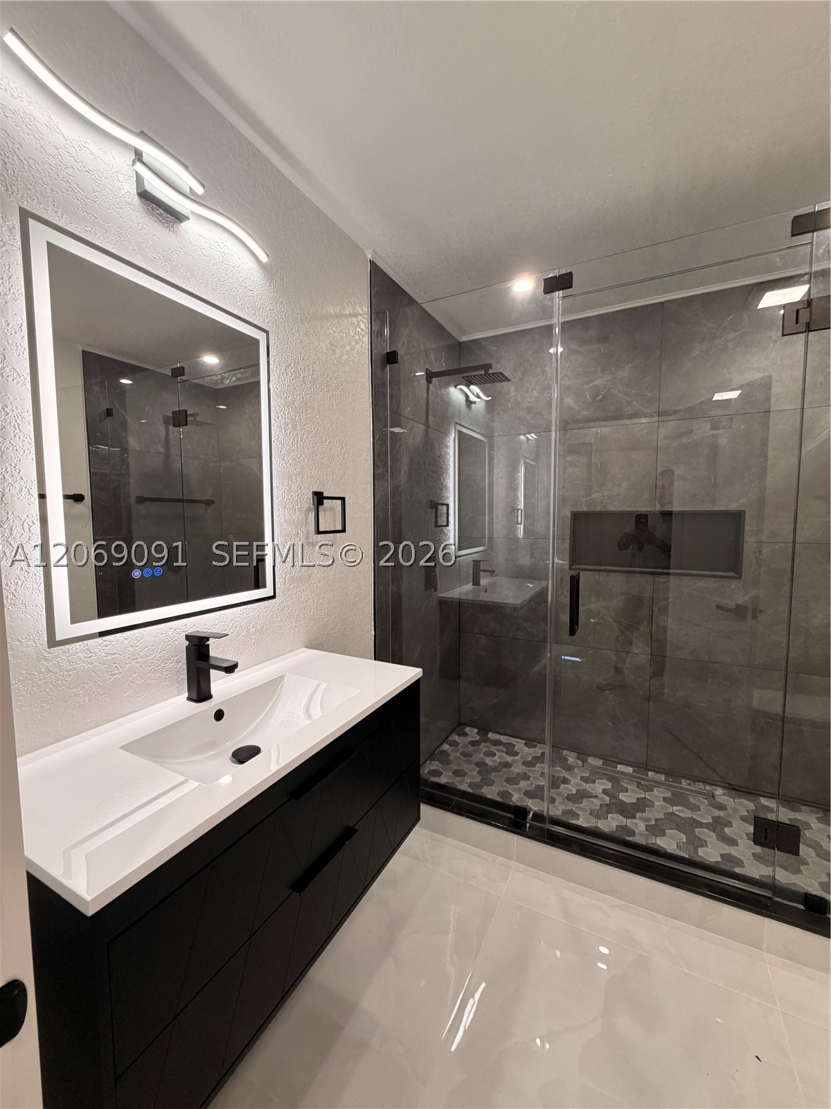 A12069091 Property Photo 29
