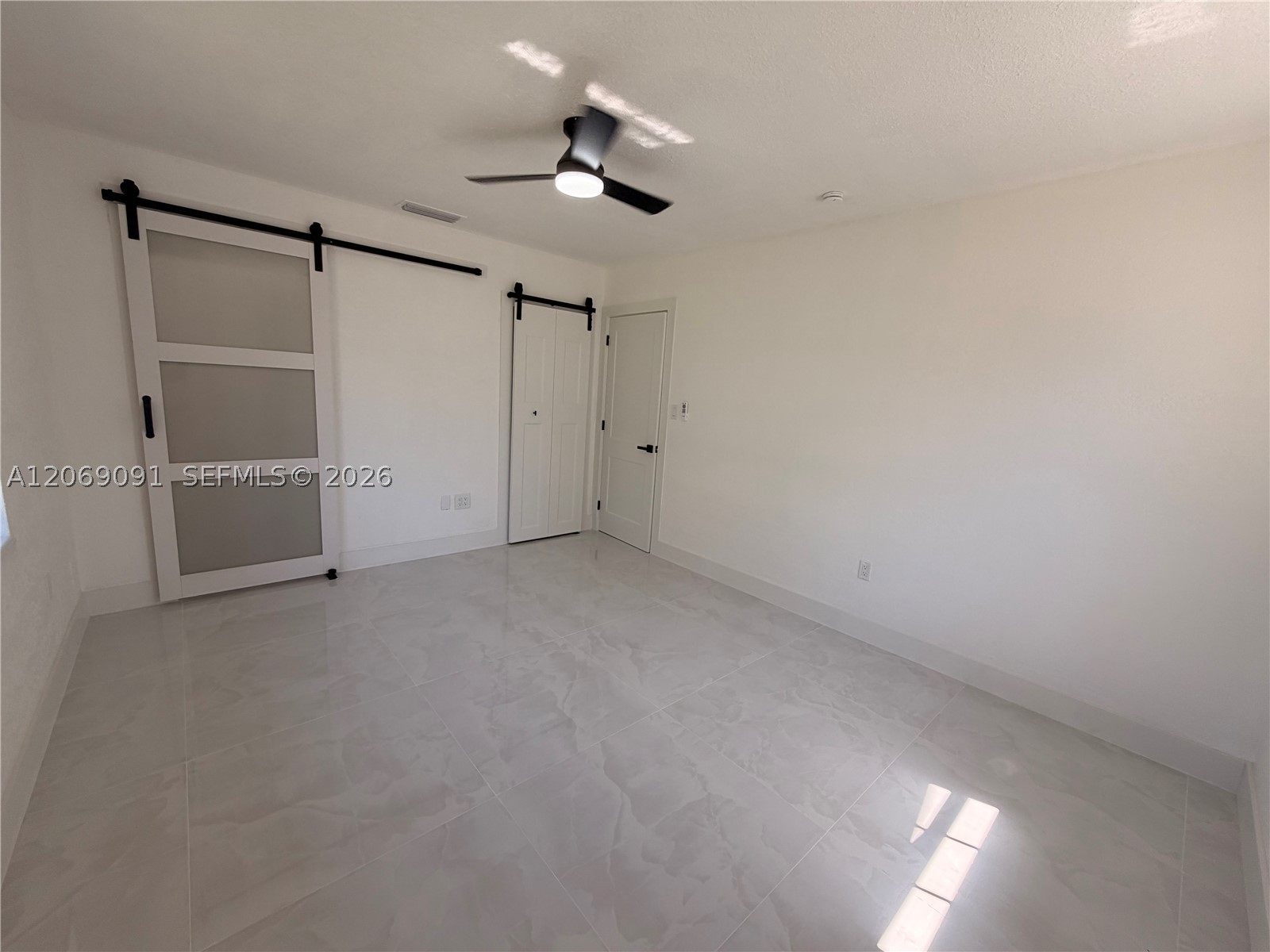 A12069091 Property Photo 37