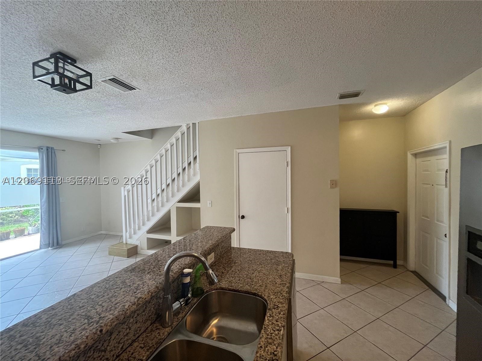 3905 San Simeon Ln Property Photo 17
