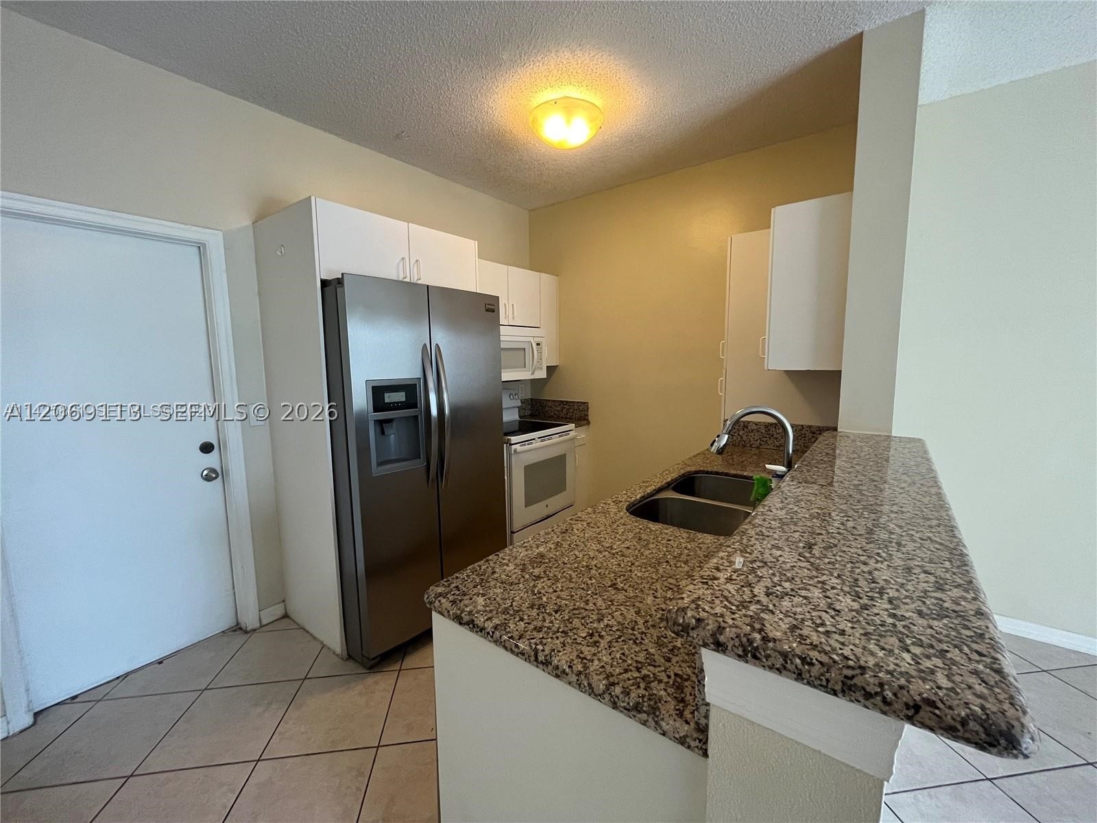 3905 San Simeon Ln Property Photo 18