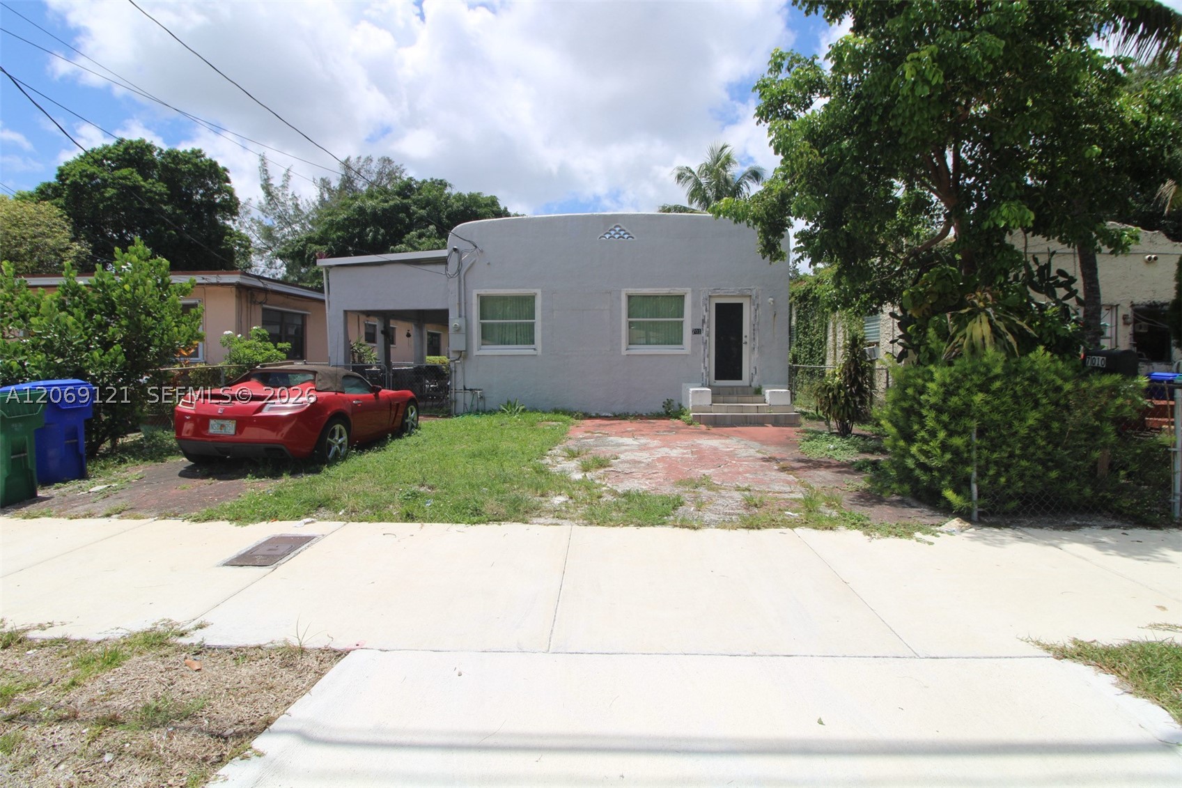 7010 NW 6th Ave Property Photo 1
