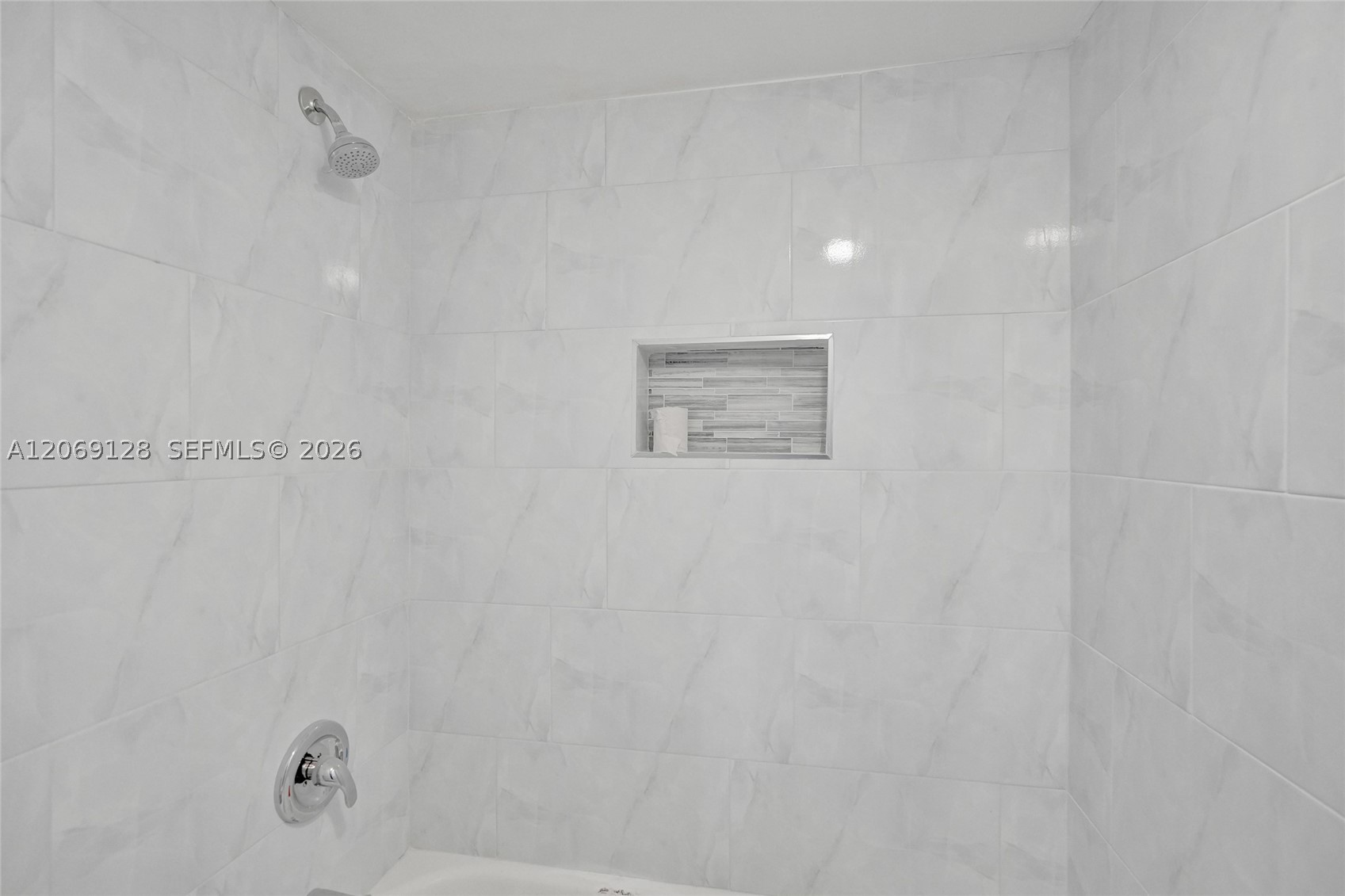 4220 Nw 21st St 206 Property Photo 8