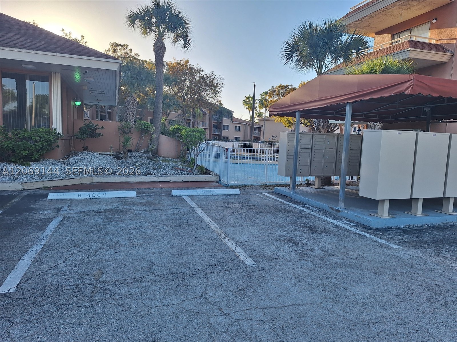 17600 Nw 68th Ave B4009 Property Photo 10