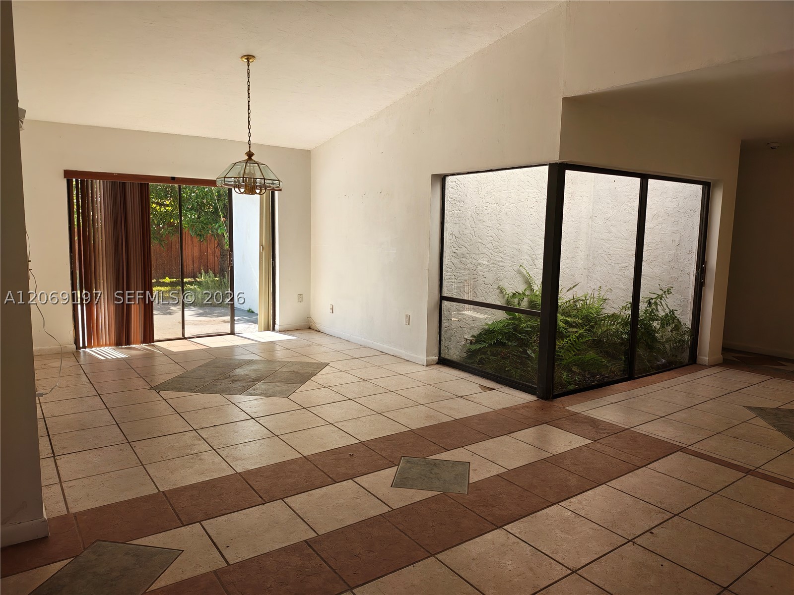 1220 Sw 104th Ave Property Photo 6
