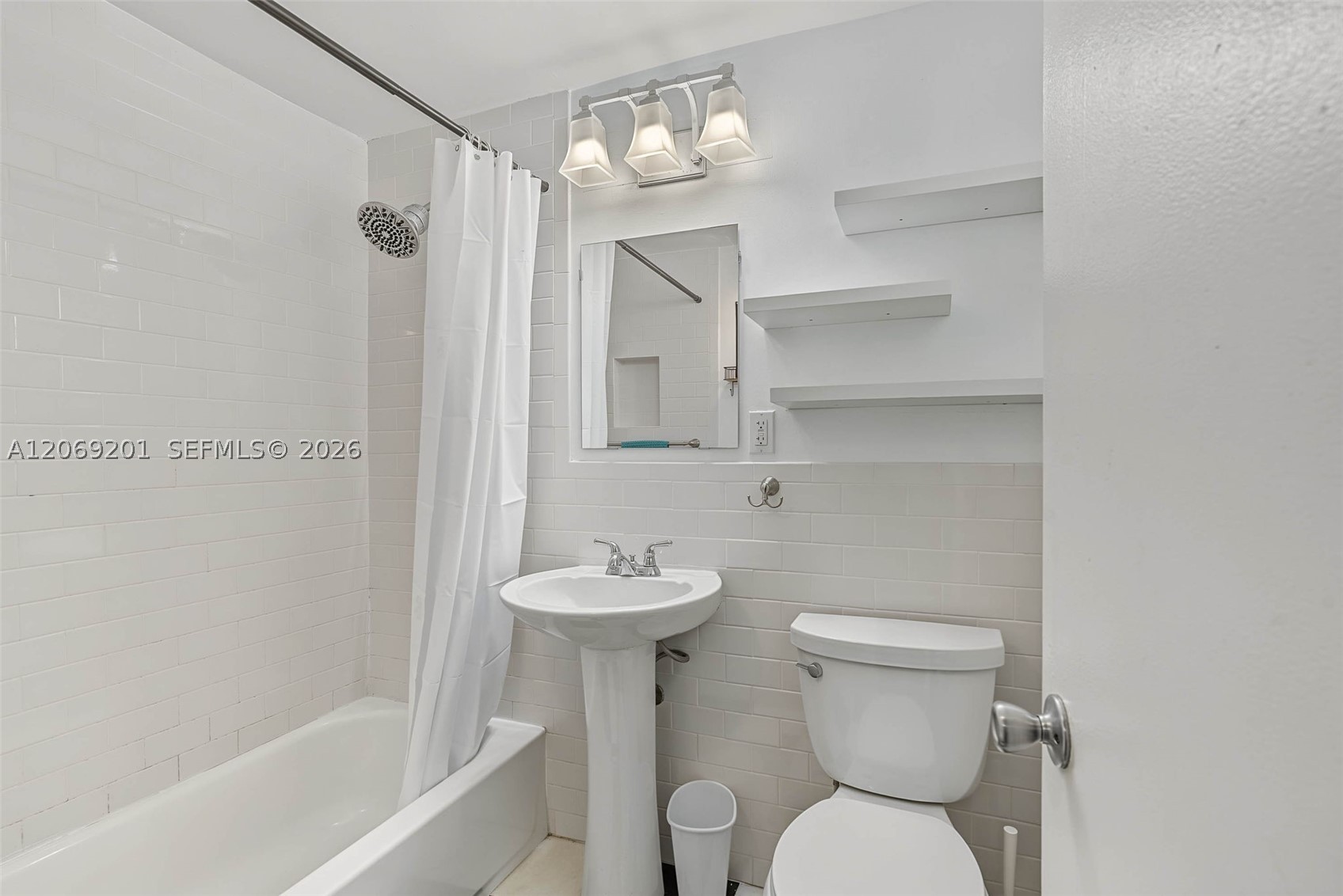 915 8th St 102 Property Photo 11