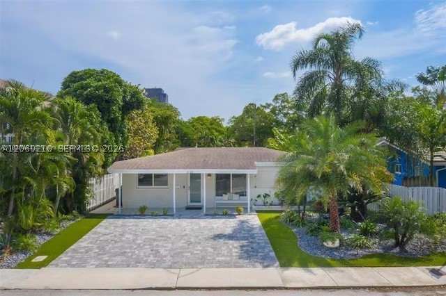 638 SW 5th Ave A Property Photo 1