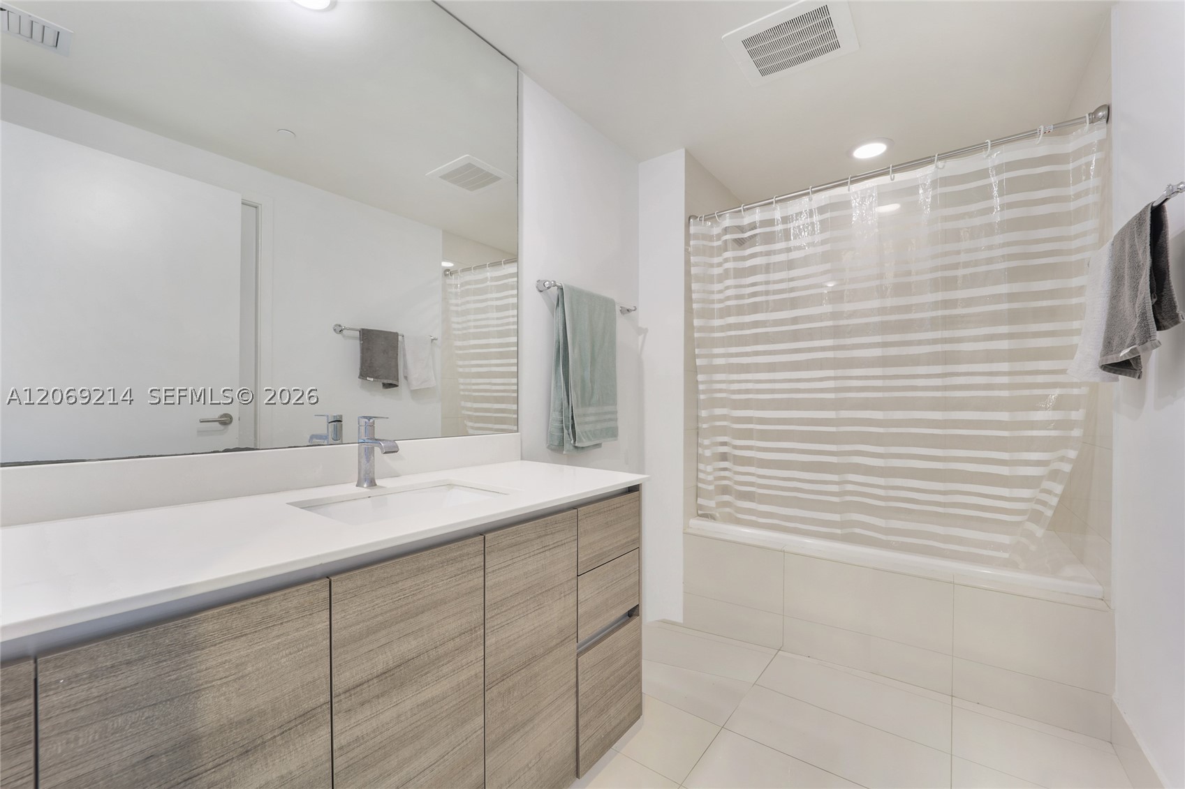 1100 S Miami Ave 1607 Property Photo 8