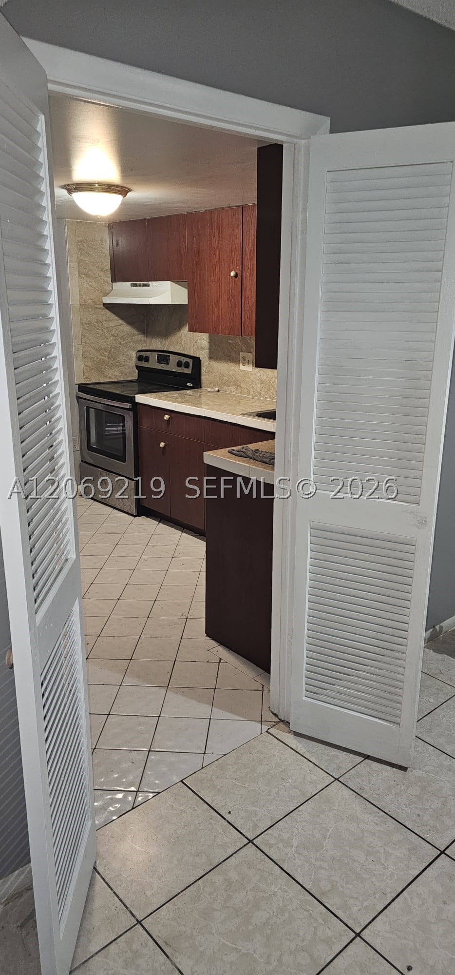 4168 Inverrary Dr 112 Property Photo 3