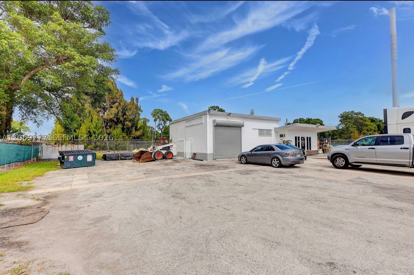 2108 Orange Ave Property Photo 4